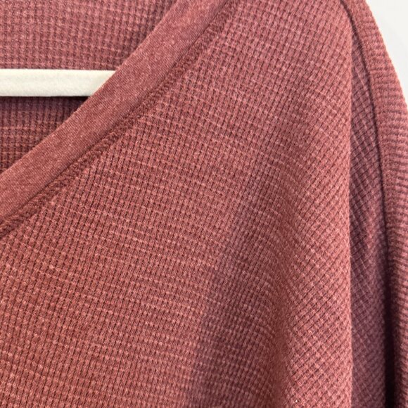 Eddie Bauer Burgundy Waffle-Knit V-Neck Long-Sleeve Tee XL EUC Relaxed Casual - Picture 4 of 6